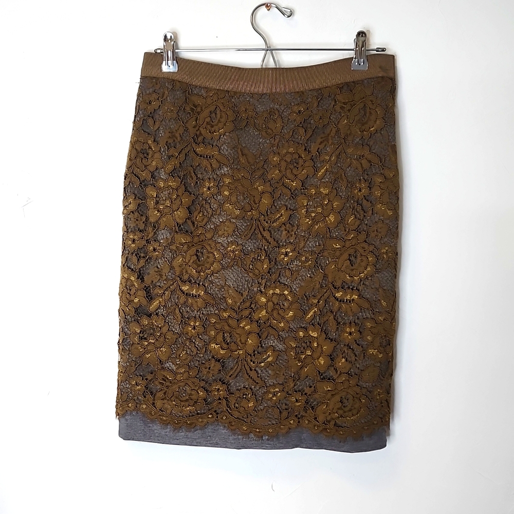 Size 6 LOFT Olive green Chantilly lace pencil skirt.    B15